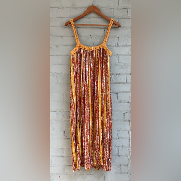 Zara Flowy Crochet Floral Print Metallic Midi Dress - Blogger Favourite - Picture 8 of 11